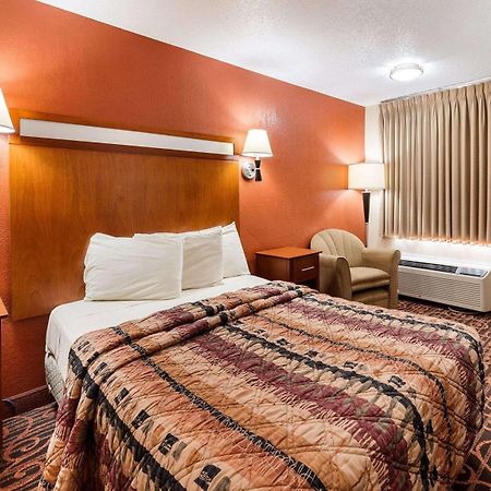 Econo Lodge Jasper Bagian luar foto